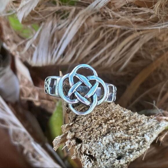 Sterling Silver Celtic Knot Ring Size 7 - Picture 3 of 6